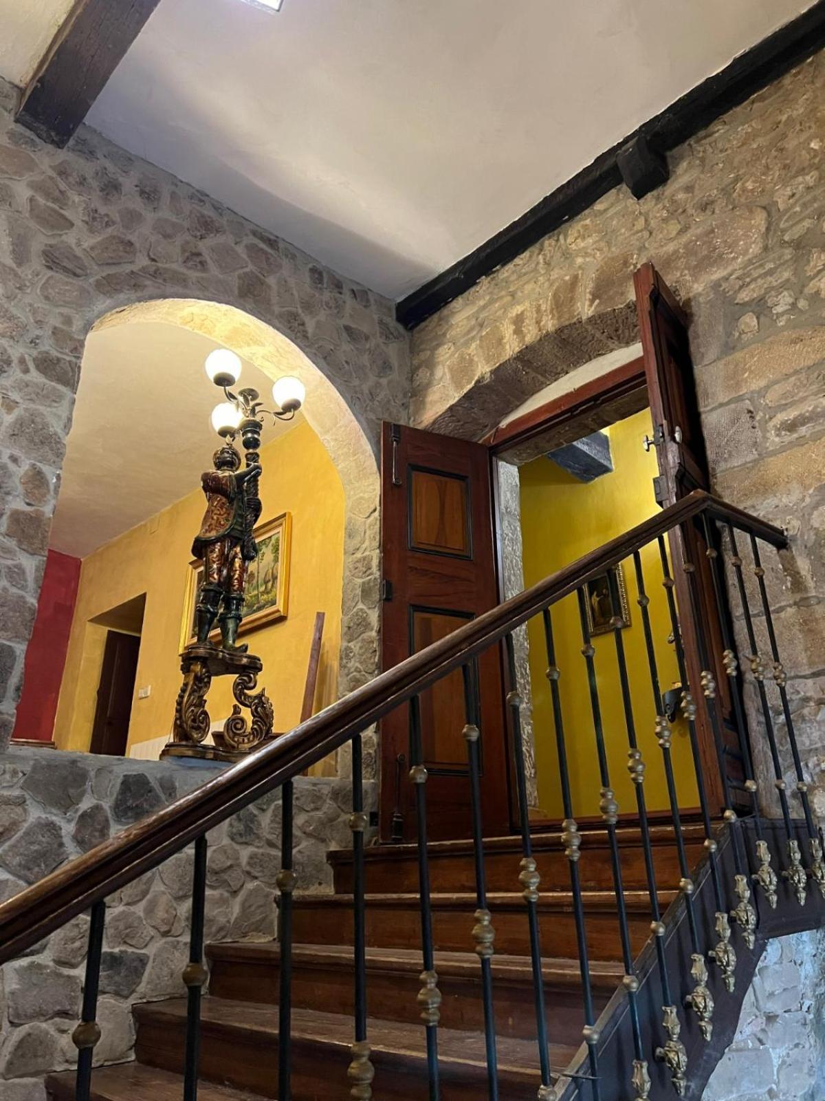 Palacio De Los Alvarado En Las Merindades El Ribero Exteriér fotografie